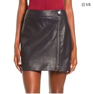 Leith Black Mini Skirt with Zipper Detail